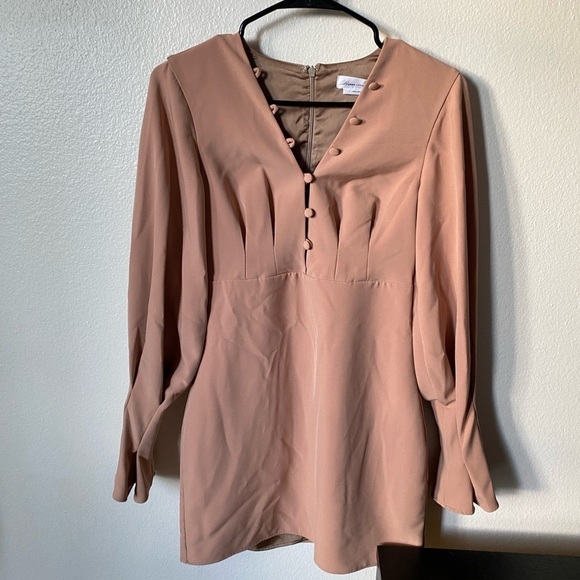 Lovers + Friends Women’s Mini Dress Long Tulip Sleeve Button Detail Beige Size S - Picture 1 of 9